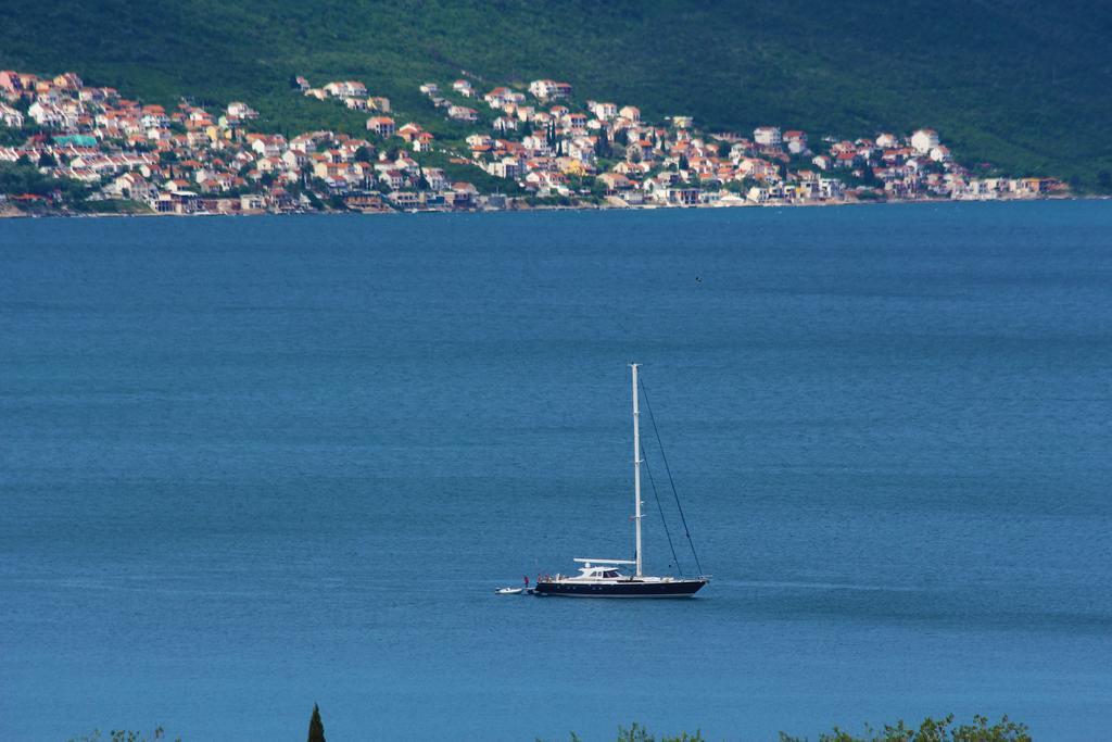 Apartments Siesta Tivat Exterior foto
